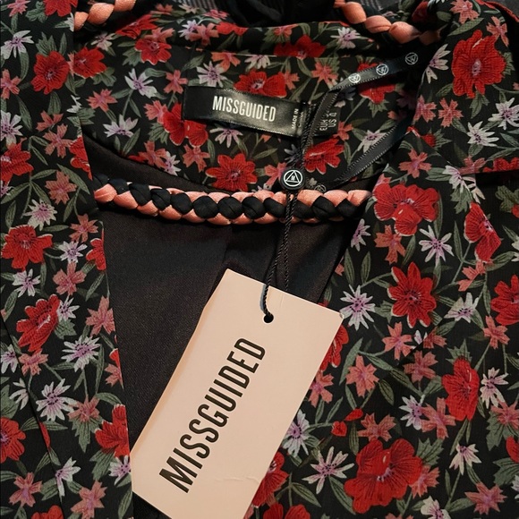 Misguided Red Floral Button Up Shirt Dress NWT 4 - Picture 3 of 9